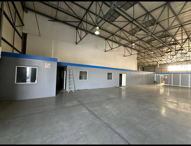 2,294M² WAREHOUSE TO LET IN COSMO BUSINESS PARK